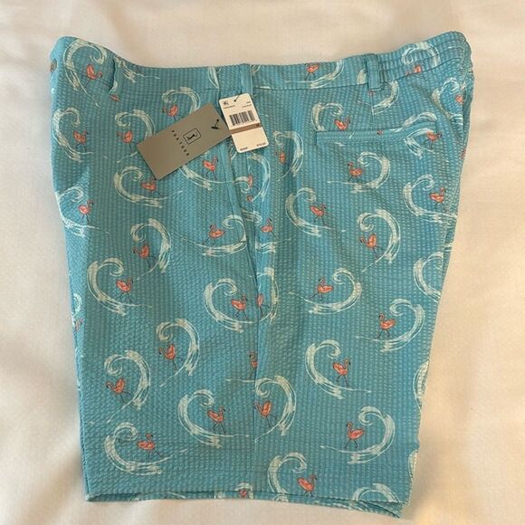 Golf Shorts Mens 42 PGA Tour Pink Flamingo Seeersucker - Picture 1 of 4